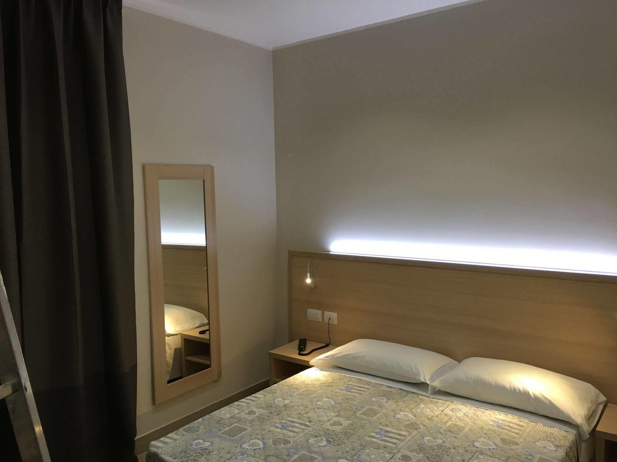 Hotel San Biagio Милан Экстерьер фото